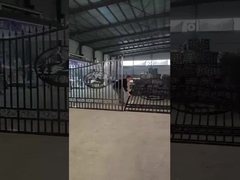 ประตูระดับสูง รั้วเหล็กท่อ ง่ายและหรูหรา ประตู 2m*1.8m