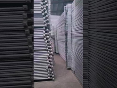 1.5m การรักษาความปลอดภัยภายนอก สายเหล็ก Mesh รั้วหลังบ้าน / สวนรั้วและประตู