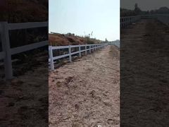 3 สายไฟไฟฟ้า Mesh รั้ว สะอาดสิ่งแวดล้อม สีขาว Vinyl แผ่นรั้วม้า