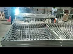 รั้วทางหลวงเชื่อม 3 มิติแบบสองด้านสำหรับฟาร์ม รั้วตาข่ายลวดสองด้านกลางแจ้งสำหรับทุ่ง