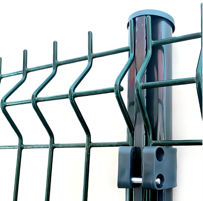แผงรั้วรักษาความปลอดภัยตาข่าย V เคลือบ PVC สี RAL6005 สูง 6 ฟุต รู 50x200 มม. ระบบรั้วรอบสวนโค้ง 3 มิติ